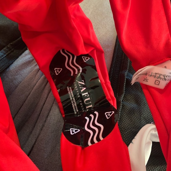 BRAND NEW NEVER WORN red bikini bottoms! - Picture 3 of 5